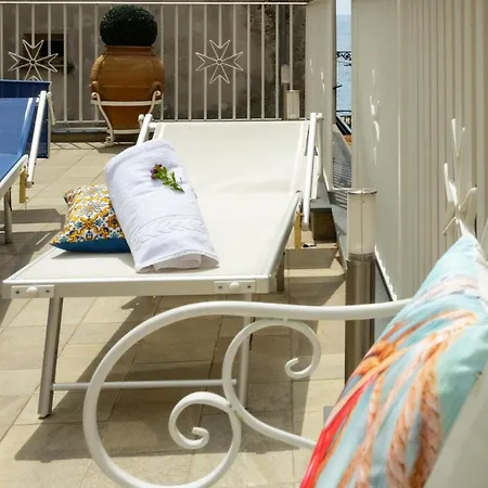 アパート Scirocco - Amazing Flat With Terrace In The Center *