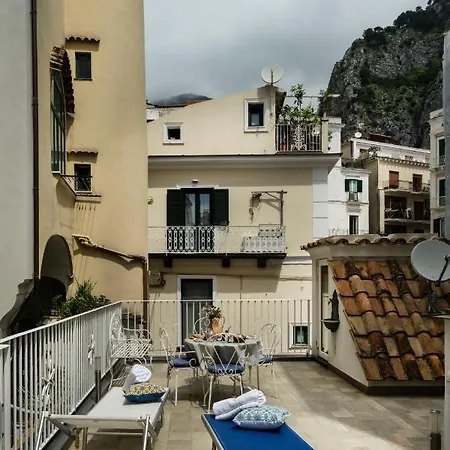 Scirocco - Amazing With Terrace In Center Apartamento