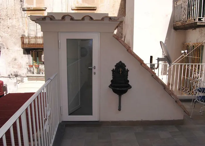 Scirocco - Amazing With Terrace In Center Apartment